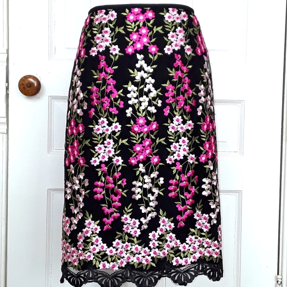 Tahari Dresses & Skirts - Tahari skirt 16